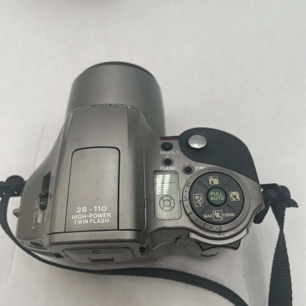 Olympus 28-110  High Resolution 35mm Film Camera Panorama 4X Zoom+Battery-Tested